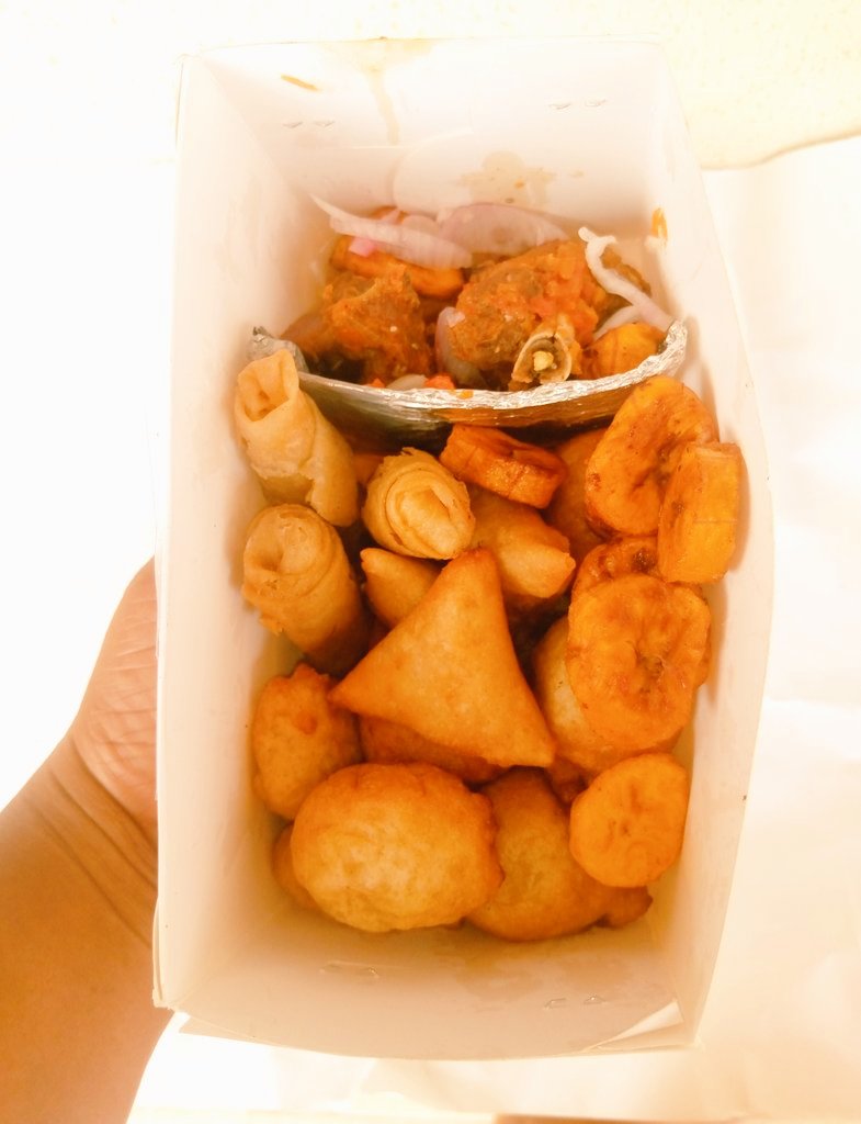 Dea_edibles's tweet image. I had not sold small chops this year at all😞

Who wants to patronize me first😩

Frame 1: #2000
Frame 2: #5000
Frame 3: #12000
Frame 4: #20000 

📍Sango Ota, Ogun State
#iyaloja
#smallchops 
#pastries