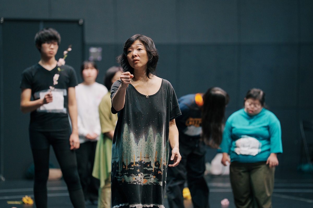 【特集】カンパニー・グランデ「花にまつわる考察」稽古場レポート / メンバーの思い / 講師陣からのメッセージ
natalie.mu/stage/pp/compa…

#カンパニー・グランデ #花にまつわる考察 #近藤良平