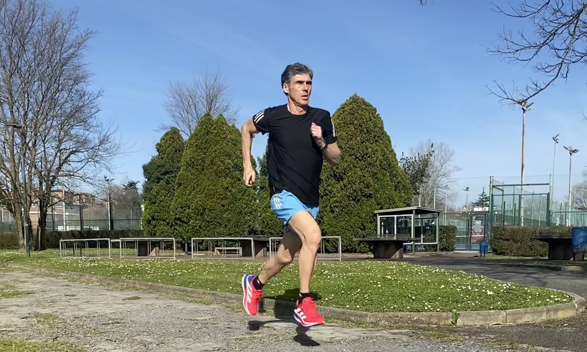 forumsport's tweet image. Una de las frases míticas del running es “El descanso forma parte del entrenamiento” pero...  

¿Sabemos cuándo y cómo hacerlo? Te lo contamos aquí 🙂👇 

forumsport.com/es-es/blogs/ru… 

#run #runner #tipsrunning #eldeportenosune