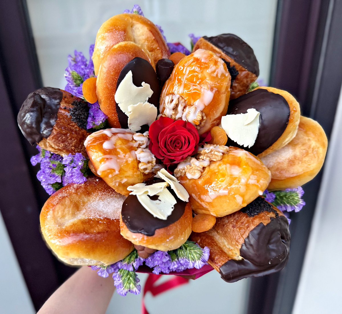 Nos gustan regala prácticos, ricos y bonitos 🥰
Ramo de Bollos de Mantequilla, Napolitanas y chocolate belga 😋❤️

#basquecountry #bollosdemantequilla #coolpresents #ramodebollos #ramocomestible #foodart