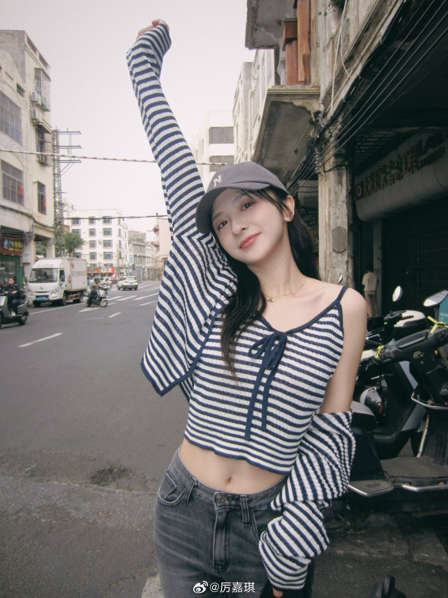 JW0607_'s tweet photo. 려가기 웨이보
3/5

逛逛。 #就这样唤醒今天#

#려가기 #lijiaqi #厉嘉琪 #NickyLi https://t.co/E7QoYSaoQ2