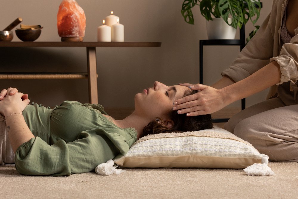 sandrakamiak's tweet photo. Every year, the popularity of holistic healing grows, and 2025 will be no exception. This is because more and more individuals are becoming aware that #holistichealing practices prioritize overall well-being rather than treating isolated symptoms.

https://t.co/g4zLpocSvi https://t.co/ztVOuSVfYt