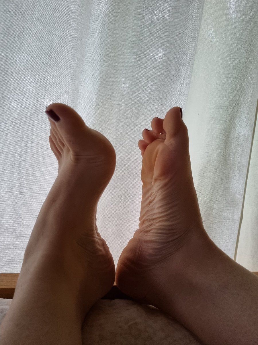 Follow me on snap @ feet.fifi 😘

#soles #wrinklysoles #feetworshi̇p #feetfetısh #feet
#feetlover #solelover #barefoot