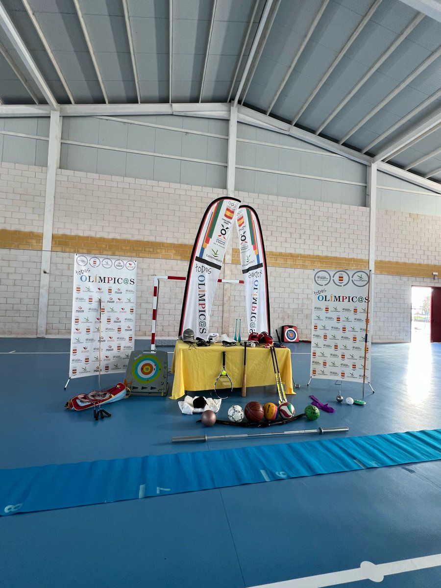 Fundación Jóvenes y Deporte 🅵🅹🆈🅳 💚🤍🖤 (@fjyd) on Twitter photo Ayer comenzaban en el C.R.A. Llanos de la Vega de la localidad de Campo Lugar (CC), las sesiones de la edición 2025 del programa "Tod@s Olímpic@s" con los deportistas Laura Campos y José Manuel Tovar.
Está organizado por el <a href="/COE_es/">Comité Olímpico Español</a> e implementado por la <a href="/FJyD/">Fundación Jóvenes y Deporte 🅵🅹🆈🅳 💚🤍🖤</a> en Extremadura. Ayer comenzaban en el C.R.A. Llanos de la Vega de la localidad de Campo Lugar (CC), las sesiones de la edición 2025 del programa "Tod@s Olímpic@s" con los deportistas Laura Campos y José Manuel Tovar.
Está organizado por el <a href="/COE_es/">Comité Olímpico Español</a> e implementado por la <a href="/FJyD/">Fundación Jóvenes y Deporte 🅵🅹🆈🅳 💚🤍🖤</a> en Extremadura.