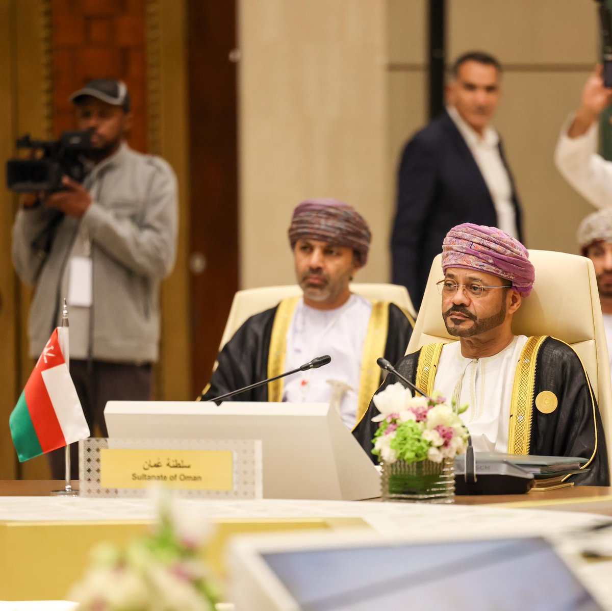 📸 | شارك معالي السيد <a href="/badralbusaidi/">Badr Albusaidi - بدر البوسعيدي</a> وزير الخارجية في الاجتماع الوزاري المشترك بين وزراء خارجية دول مجلس التعاون لدول الخليج العربية، ومعالي أسعد حسن الشيباني وزير الخارجية بالجمهورية العربية السورية، والذي عقد في مكة المكرمة بالمملكة العربية السعودية الشقيقة،ر