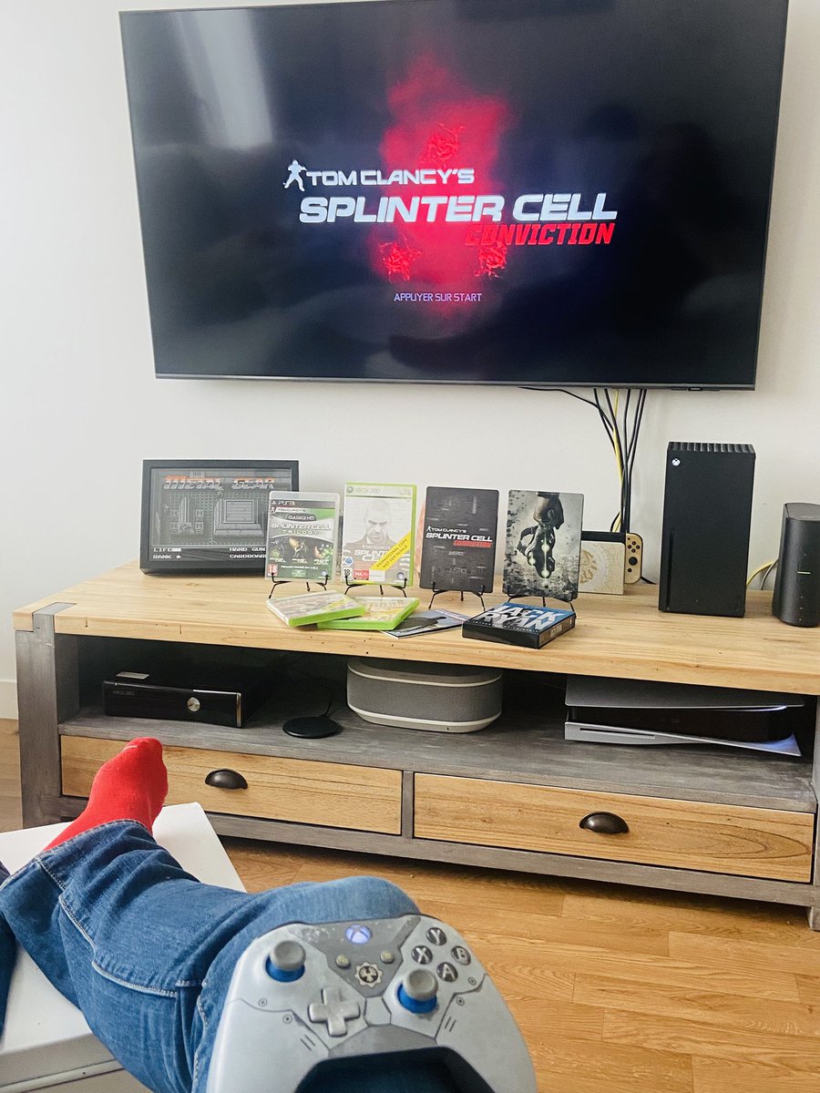 KiraThedea11512's tweet image. J'aimerais bien voir un nouveau jeu #TomClancy, comme à l'âge d'or de cette superbe licence. 
Depuis #GhostReconWildlands, je trouve que les jeux sont devenus moins intéressants. Donnez-nous un nouveau #SplinterCell @UbisoftFR 🩵