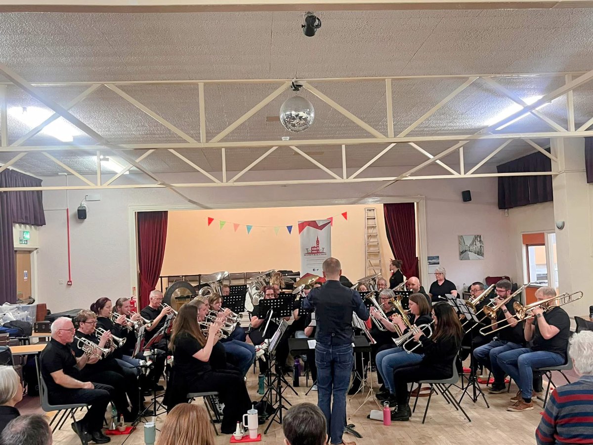 Renfrew Burgh Band tweet media