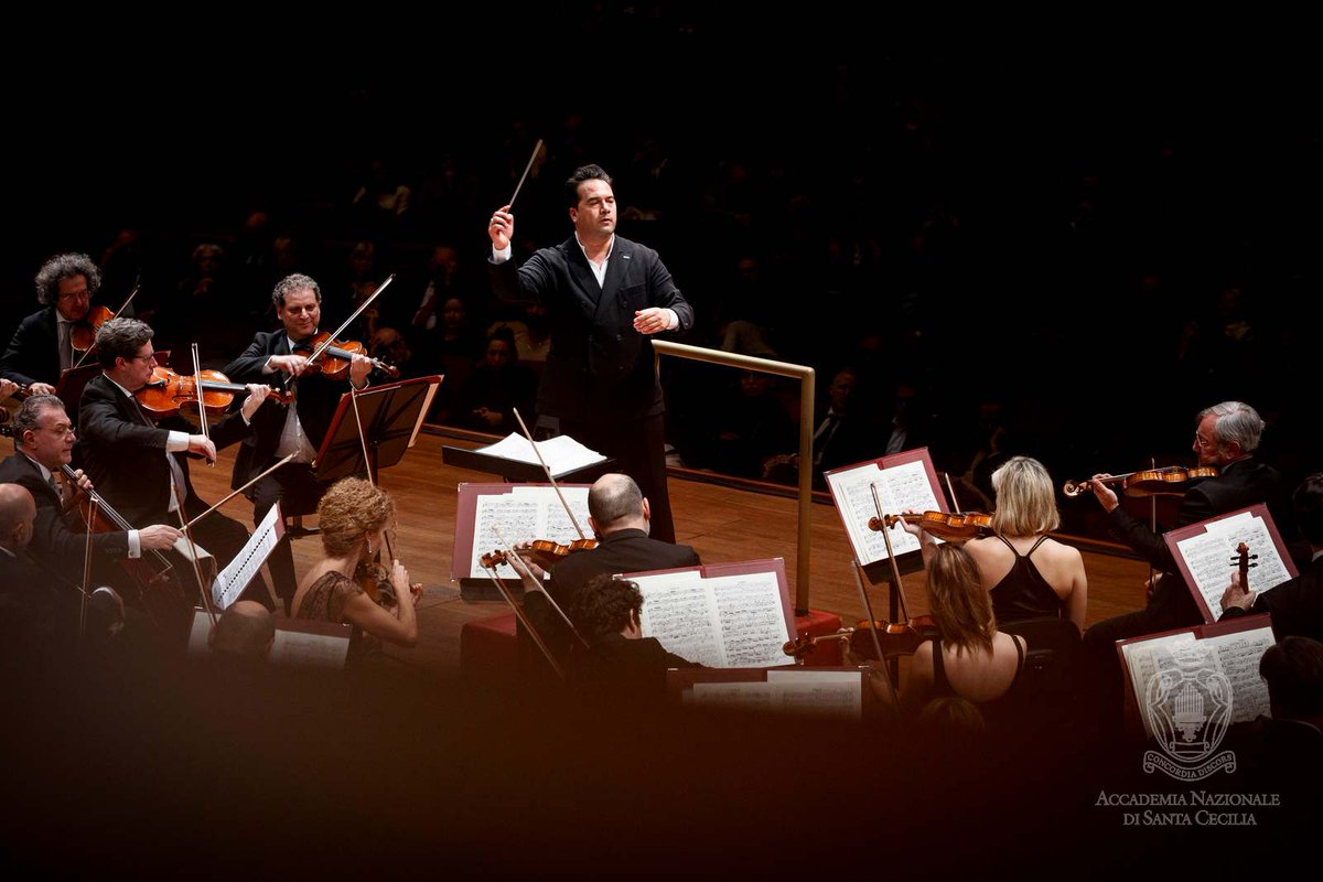 Robert Treviño e Javier Perianes, insieme all'Orchestra di Santa Cecilia, protagonisti, ieri, del primo dei tre concerti sinfonici di questa settimana dedicati alle musiche di Mozart e Strauss

repliche 7 e 8 marzo
santacecilia.it/concerto/rober…