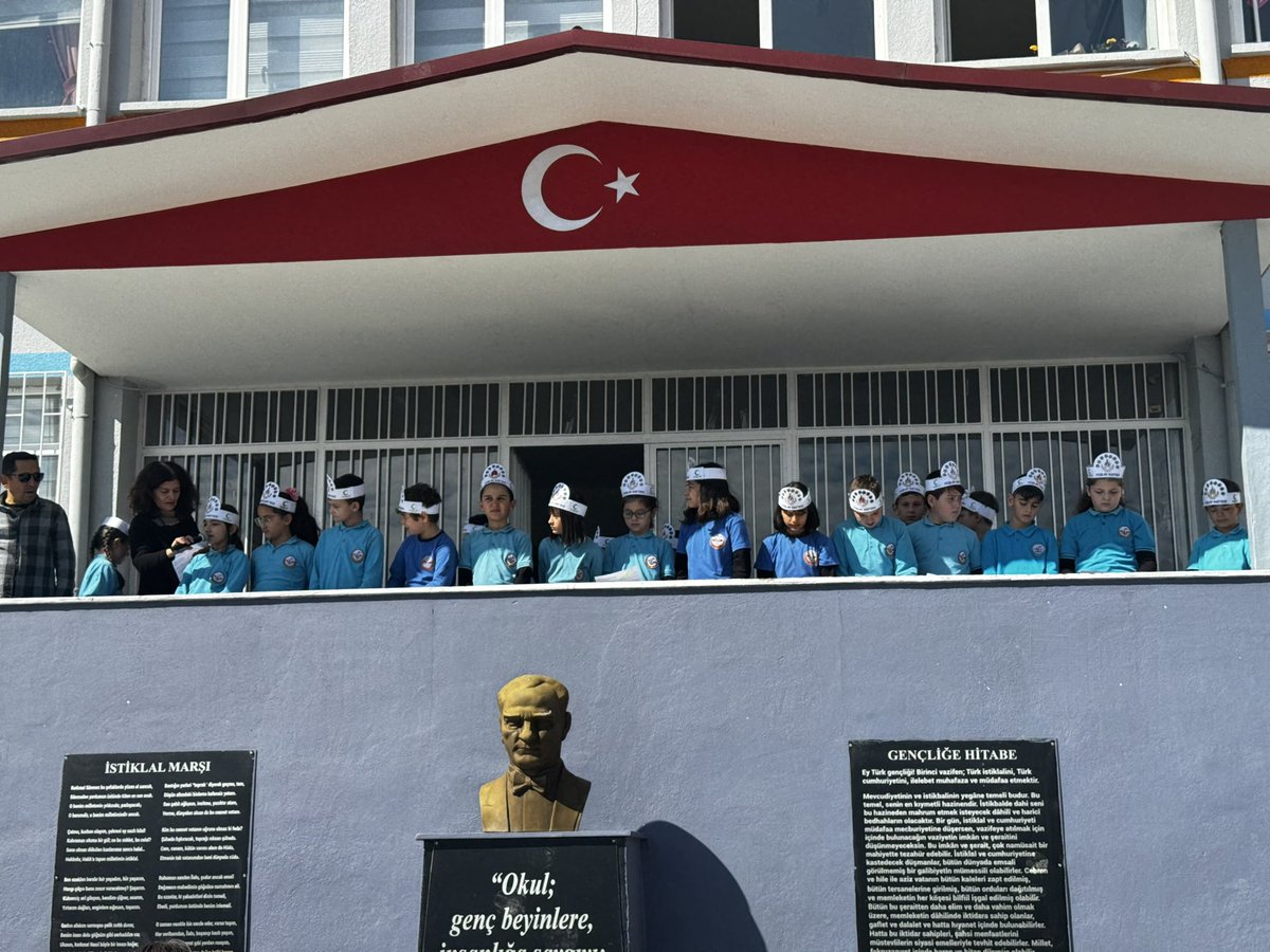 Yeşilay Haftası’nı okulumuzda düzenlenen program ile kutladık.