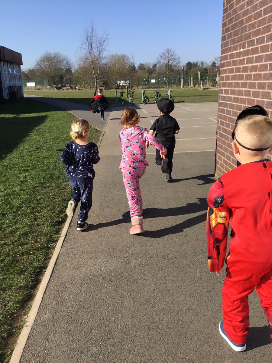 Reception have had such an exciting week! We enjoyed a visit to the reading cafe, reading with our grown ups and dressing up as our favourite book characters. We even went on a trip to space in the Wonderdome!