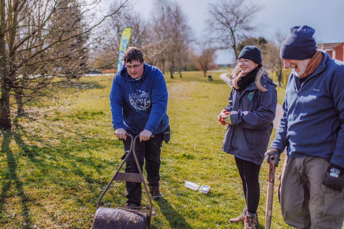 Get involved with conservation in your community with TCV #ChestnutFund start up &amp; support grants! Your community group could get a grant between £200 - £500 to help your community. More information buff.ly/ZOGW2lJ 

#CommunityNetwork #JoinInFeelGood #GrantFunding