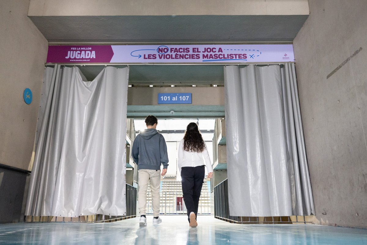 Granollers (@granollers) on Twitter photo «𝗡𝗼 𝗹𝗶 𝗳𝗮𝗰𝗶𝘀 𝗲𝗹 𝗷𝗼𝗰 𝗮 𝗹𝗲𝘀 𝘃𝗶𝗼𝗹𝗲̀𝗻𝗰𝗶𝗲𝘀 𝗺𝗮𝘀𝗰𝗹𝗶𝘀𝘁𝗲𝘀», nova campanya d’Igualtat en l’Esport 🟣
La campanya s’inicia al Palau d’Esports coincidint amb el #8M i la Copa de la Reina d’handbol 🤾♀️
ℹ️: bit.ly/campanyaigualt…
<a href="/GRN_esports/">Granollers Esports</a> «𝗡𝗼 𝗹𝗶 𝗳𝗮𝗰𝗶𝘀 𝗲𝗹 𝗷𝗼𝗰 𝗮 𝗹𝗲𝘀 𝘃𝗶𝗼𝗹𝗲̀𝗻𝗰𝗶𝗲𝘀 𝗺𝗮𝘀𝗰𝗹𝗶𝘀𝘁𝗲𝘀», nova campanya d’Igualtat en l’Esport 🟣
La campanya s’inicia al Palau d’Esports coincidint amb el #8M i la Copa de la Reina d’handbol 🤾♀️
ℹ️: bit.ly/campanyaigualt…
<a href="/GRN_esports/">Granollers Esports</a>