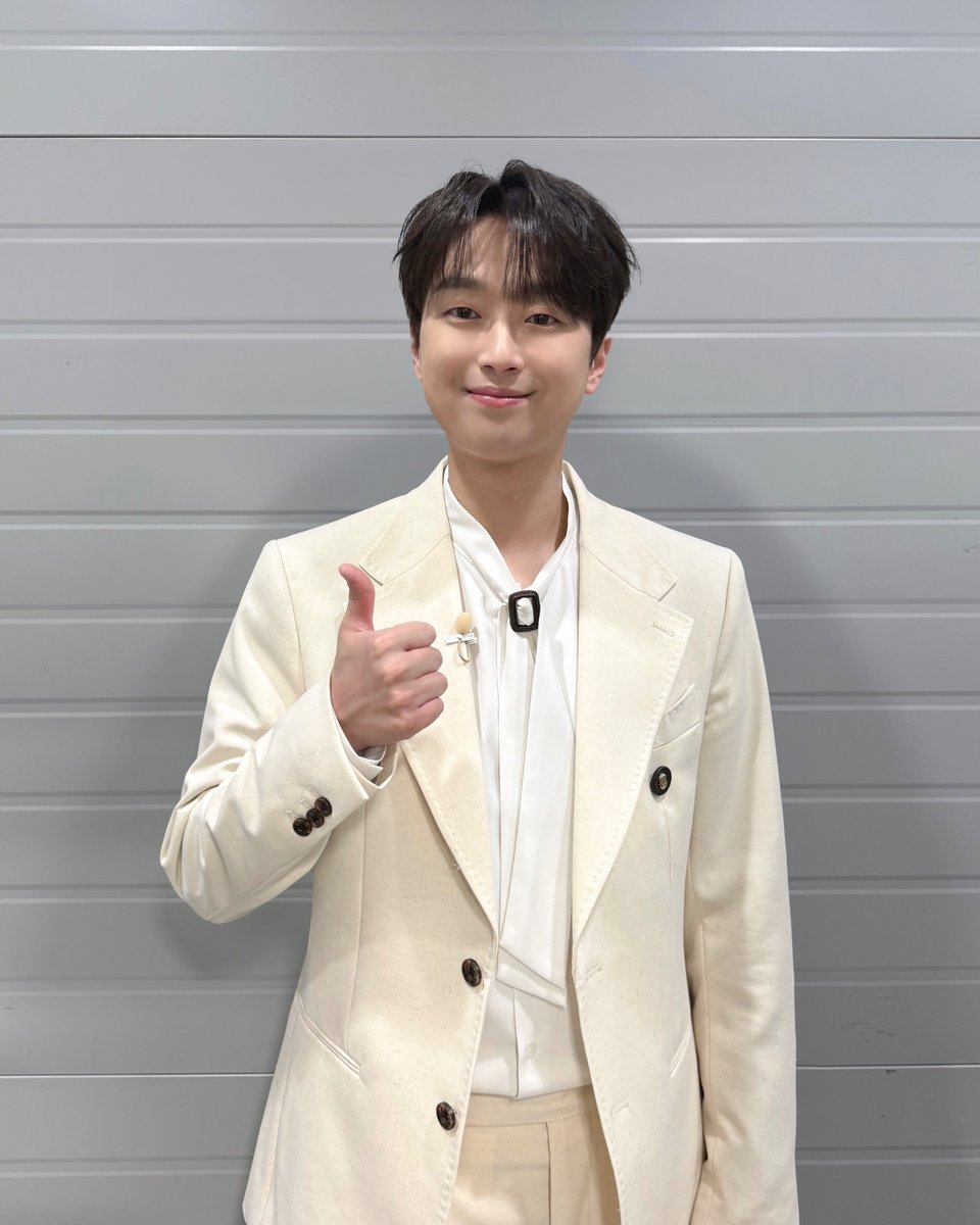 📸 찬또그래퍼 📸

잘생김+스윗함까지 갖춘
트롯듀서 찬원을 만날 수 있는 금요일!💖

&lt;잘생긴 트롯&gt; 본방 사수
함께하실 분들은🤗

오늘 밤 10시!
tvN STORY로 모여주세요😉

#이찬원 #LeeChanWon
#잘생긴트롯
#티엔엔터테인먼트