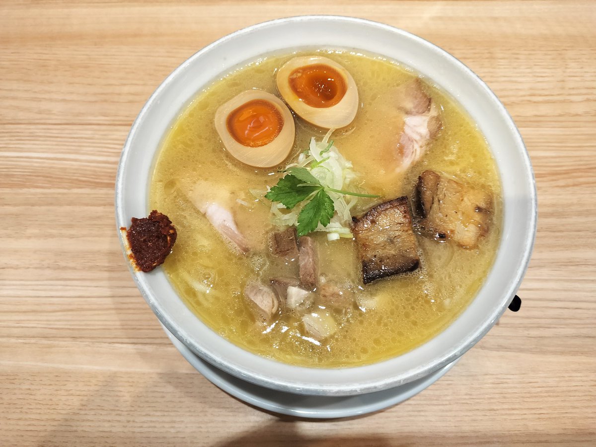 upperheart's tweet image. こんばん麺

上どってり中華そば

豚二段仕込みの超こってり

旨辛タレで味変も旨し