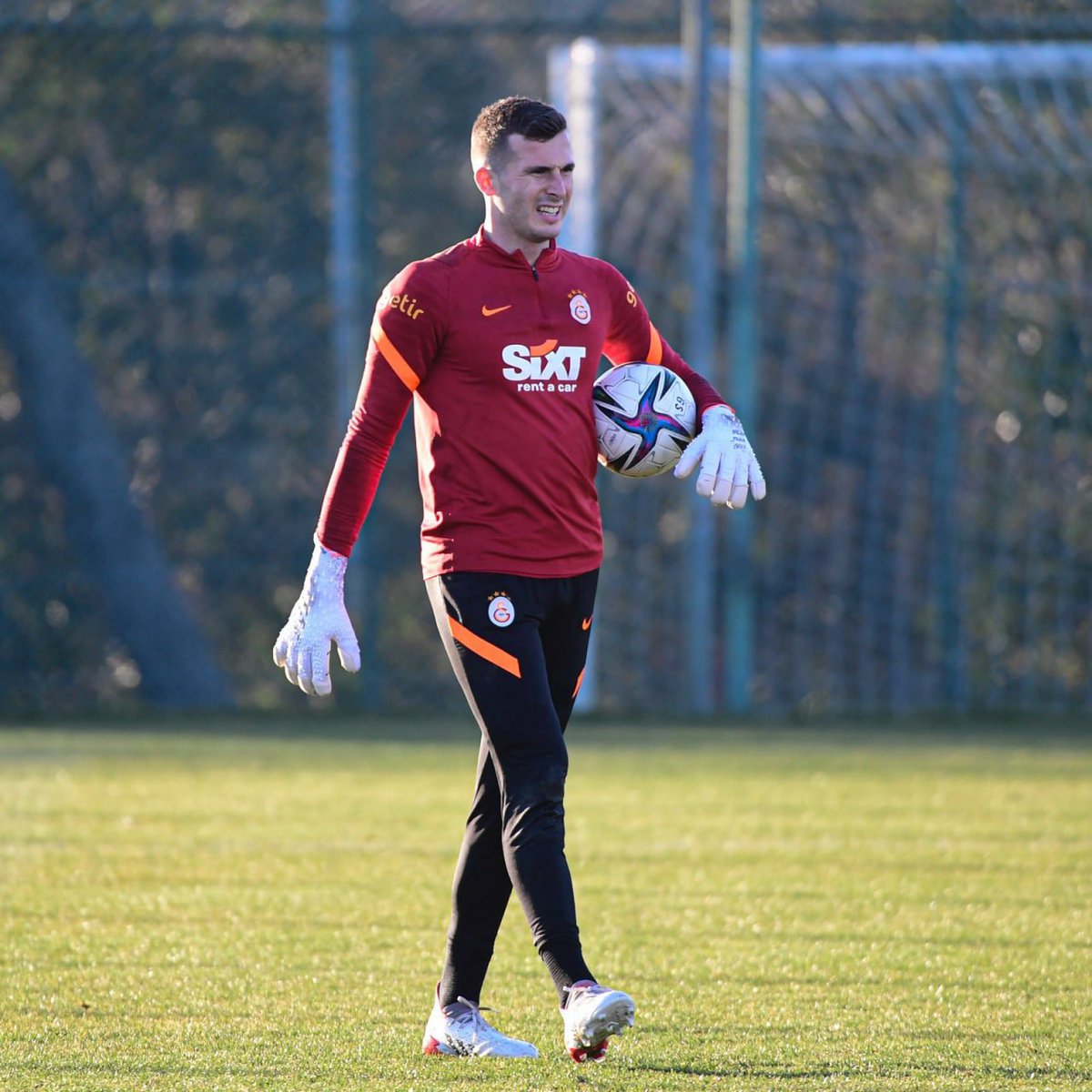 🇹🇷 Galatasaray Yeni Sezon İçin INAKİ PENA İle İlgileniyor. 

👨‍🦰Yaş: 26
🇪🇸Uyruk: İspanya
🧤Mevki: Kaleci
🚶‍♂️ Boy: 1.84m
👟 Ayak: Sağ;

💢GÜNCEL GİRİŞ (shoort.in/3xlwin)

#3XLWİN #freespin #FreeBet #Galatasaray