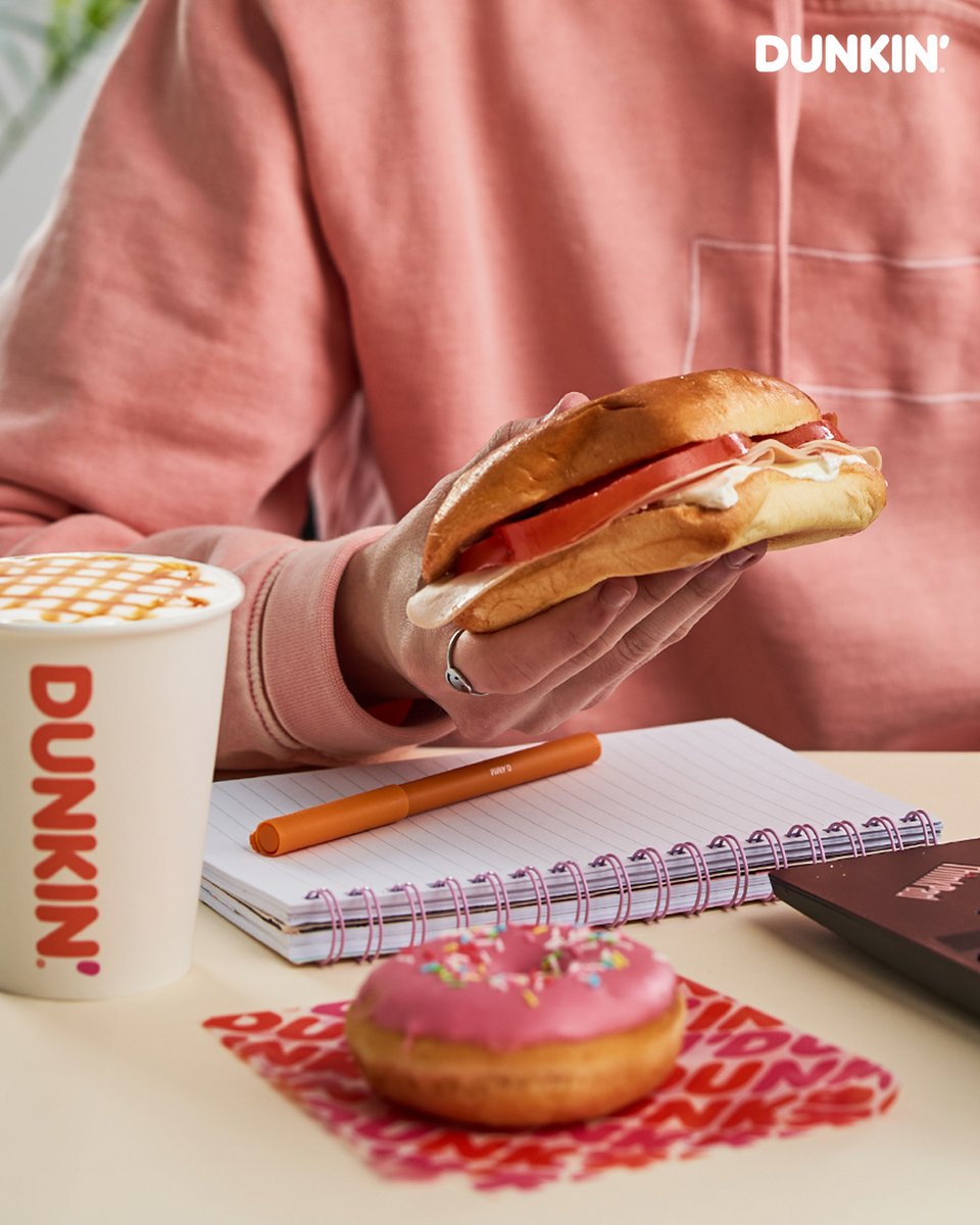 Así el lunes es menos lunes ✨

Cambia tu mood y pilla tu desayuno en tu tienda más cercana o en dunkin.es/delivery