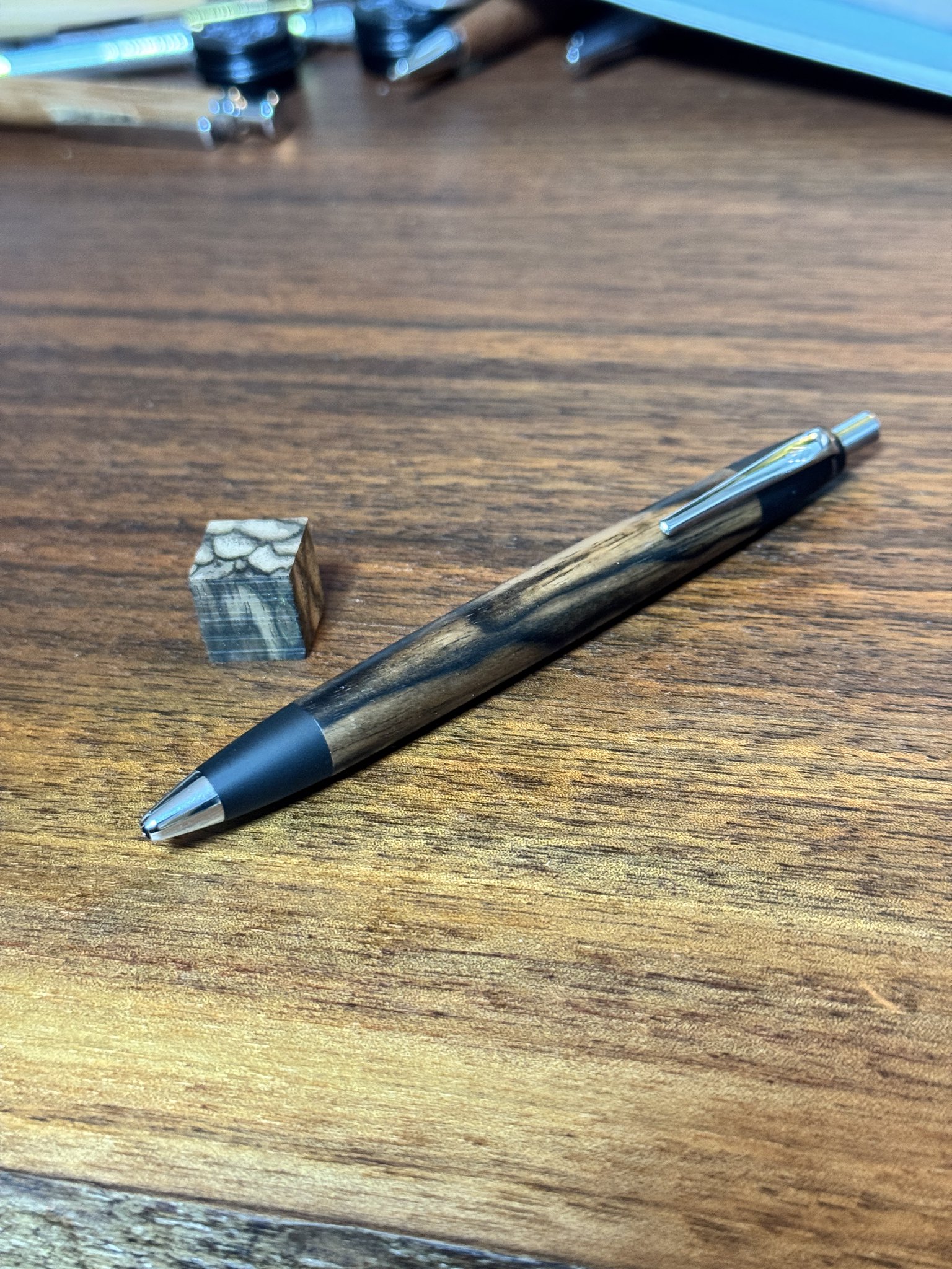野原工芸　新型　特上黒柿　スタンダードボールペン 特上黒柿のボールペン・スタンダード – 野原工芸オンラインストア