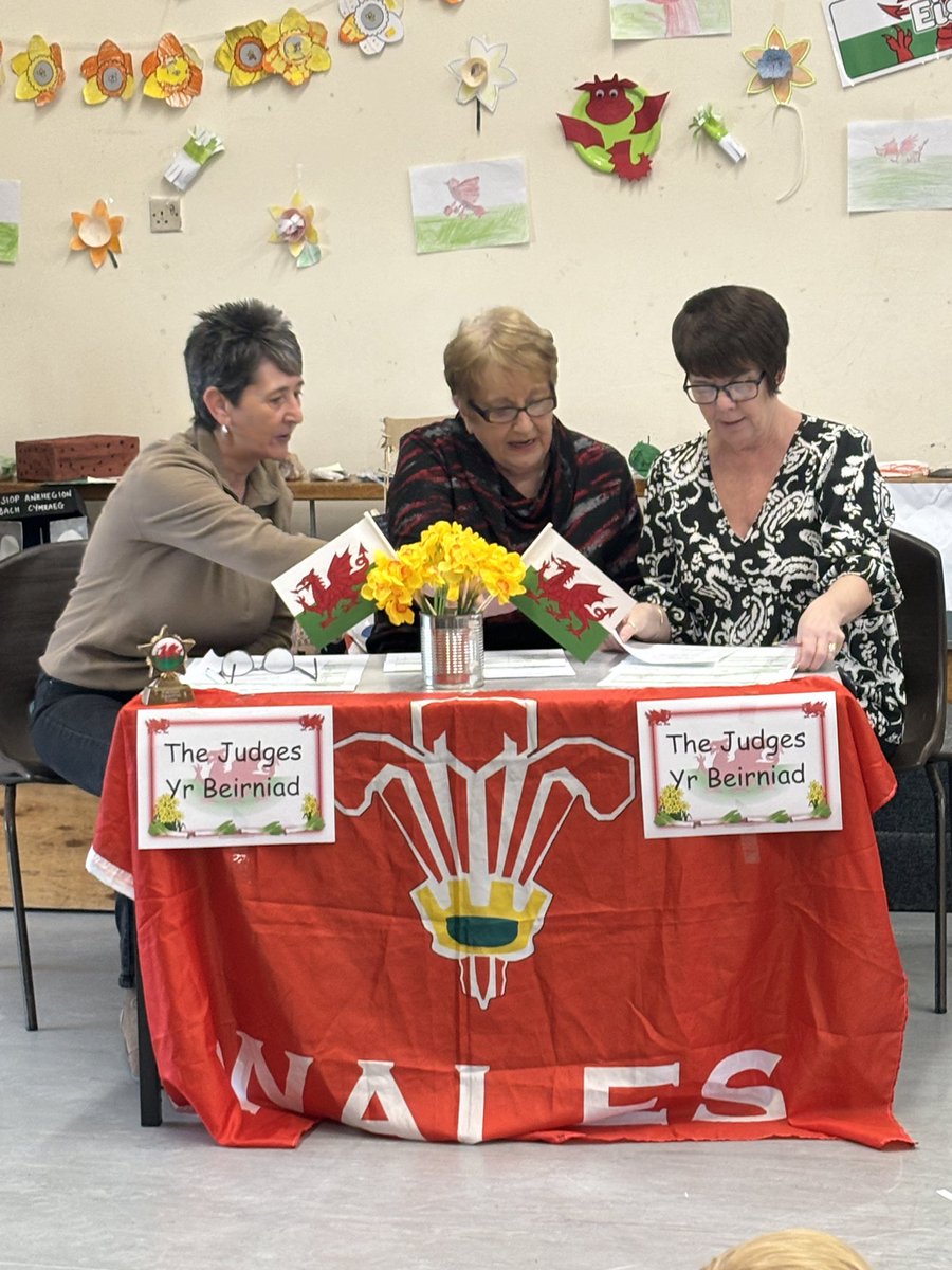 WW_Buckley's tweet image. Our Eisteddfod 2025  is underway- how exciting! The judges are here and the children are ready!! #eisteddfod #cynefin #competitiontime