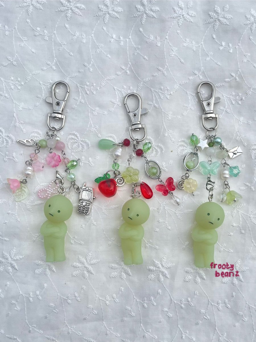 menangisf's tweet photo. smiski keychains 🤏🏻 https://t.co/3b6hRtiecD