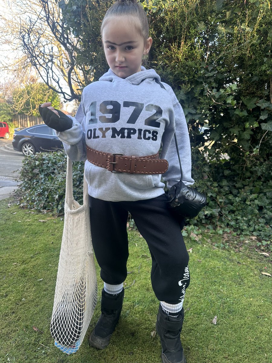 leannehobin tweet media