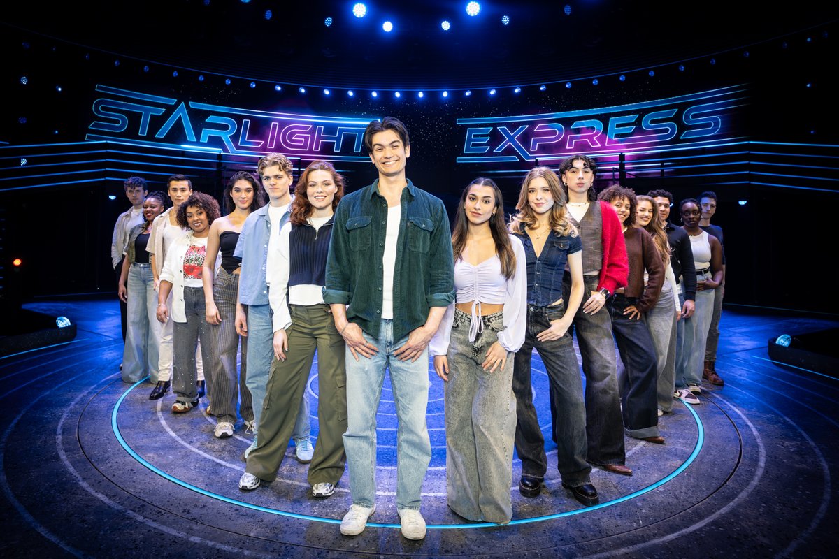 Starlight Express London (@starlightlondon) on Twitter photo Trains to your tracks.
INTRODUCING the new cast of #StarlightExpress, rolling into Troubadour Wembley Park Theatre from June 2025. 🛼
📸: <a href="/CraigSugden/">Craig Sugden</a> Trains to your tracks.
INTRODUCING the new cast of #StarlightExpress, rolling into Troubadour Wembley Park Theatre from June 2025. 🛼
📸: <a href="/CraigSugden/">Craig Sugden</a>
