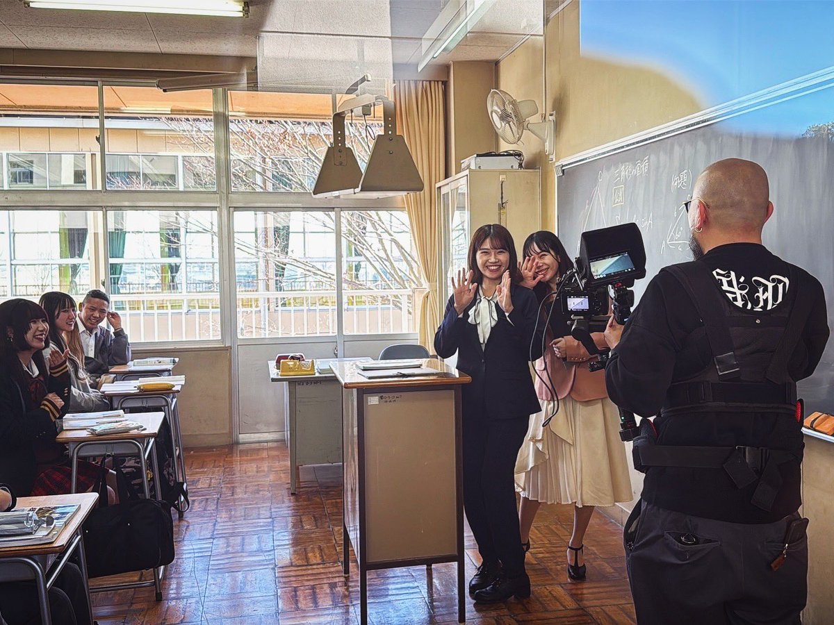 lion_vox's tweet image. 様々の準備に追われ、前回のアナウンスから1週間ほど経ってしまいましたが、ほんのり具体的になってきた情報と共に、再アナウンスです📢🙋‍♂️☺️

2月14日に制作についての発表を行いました新作Music Video『Mr.Moonlight』ですが、『公開は3月中を予定』としていたところ、…