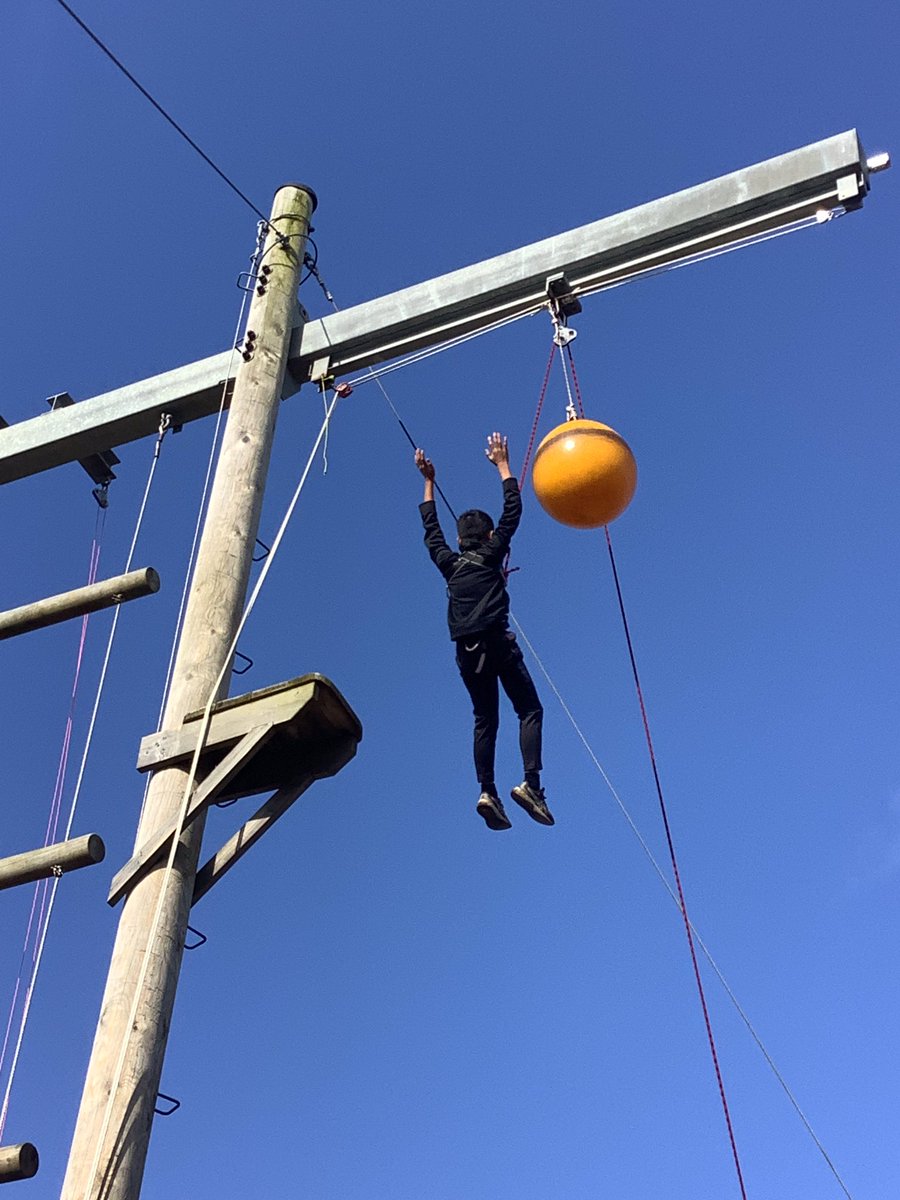 PrettygateJun's tweet image. Everyone’s ending their week on a high!