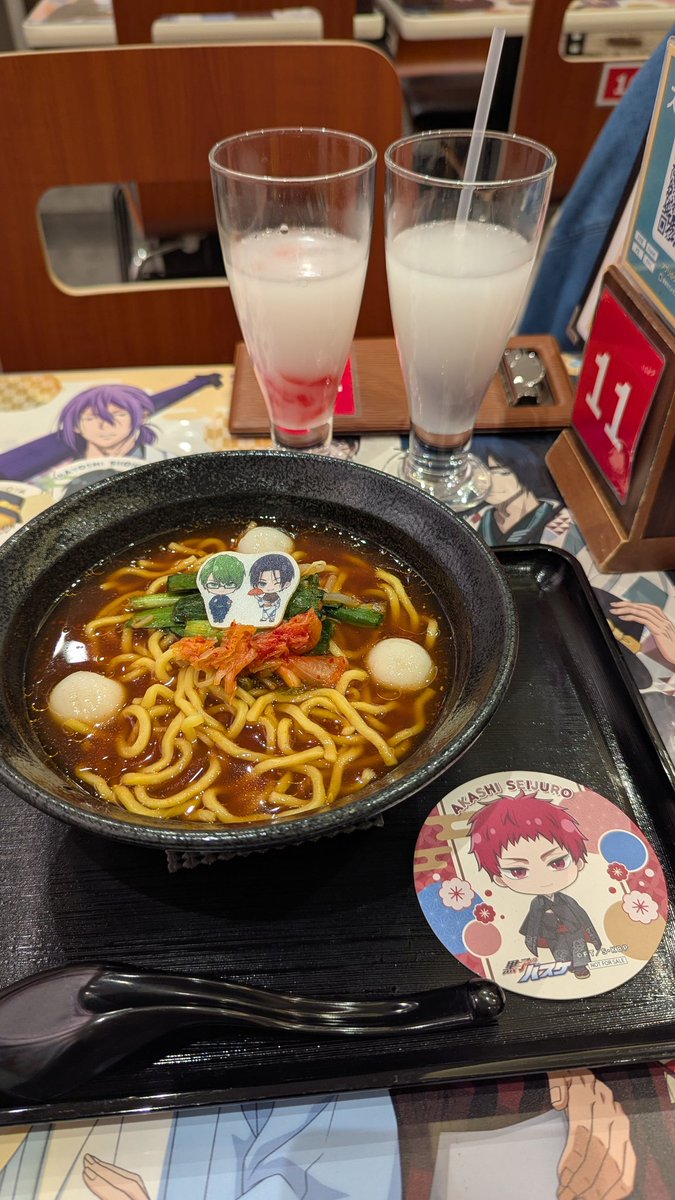 aka_only_mayu's tweet photo. そしてカフェではランダムの呪いにかかり推しに会えない私でしたが、お取り引きをさせて頂き、赤黛が揃うという佳き日となりました❤🤍ありがとうございました💖

本当に全ての人が推しに会えますようにと願っています。 https://t.co/GwEejQFSL3