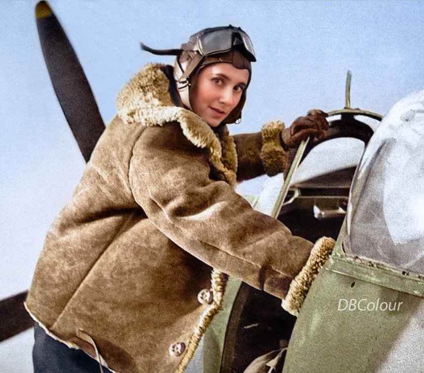 colour_history's tweet image. 'Spitfire Girls'
Air Transport Auxiliary (ATA)
Mary Wilkins, Marie Agazarian, Diana Barnato and Mary Guthrie.
Marie Agazarian lost both of her brothers in WW2 active service
Diana Barnatos fiancé died in a flying accident in 1942 and then her husband in a flying accident in 1945