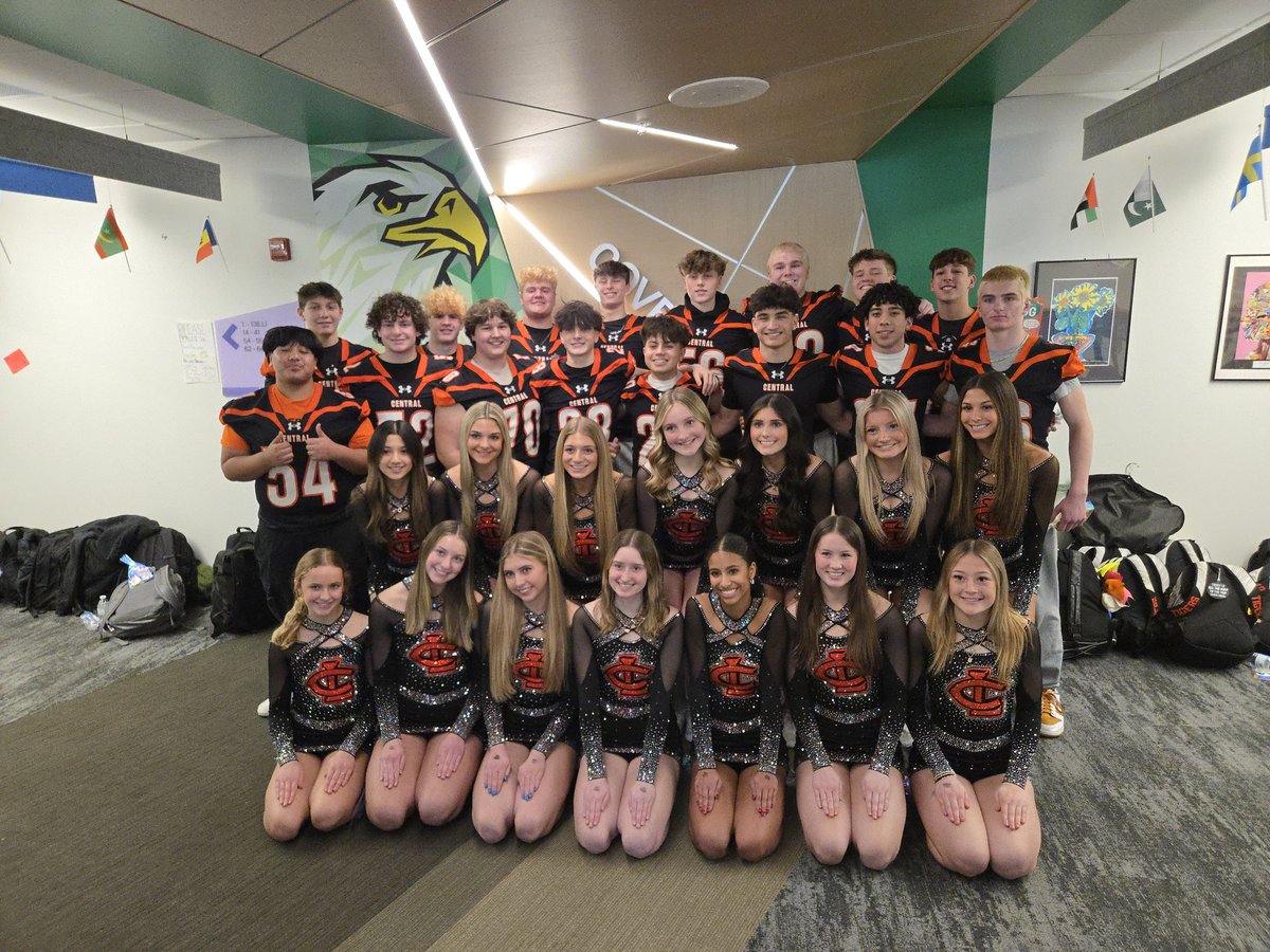 CLC Tiger Football (@clctigerfb) on Twitter photo Tiger Football and Tiger Cheer went to read to students at Coventry Elementary. Building our Tiger community! <a href="/CLCentralHS/">CL Central H.S.</a> Tiger Football and Tiger Cheer went to read to students at Coventry Elementary. Building our Tiger community! <a href="/CLCentralHS/">CL Central H.S.</a>