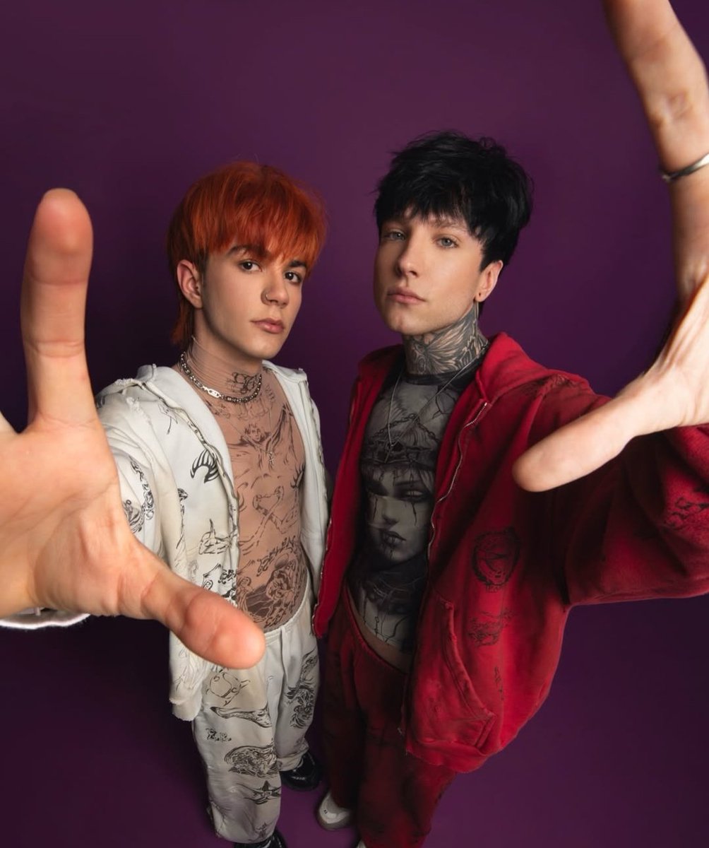 Vamos a tener tour de M&amp;G de xCry y Carlos en Abril 🖤✨️