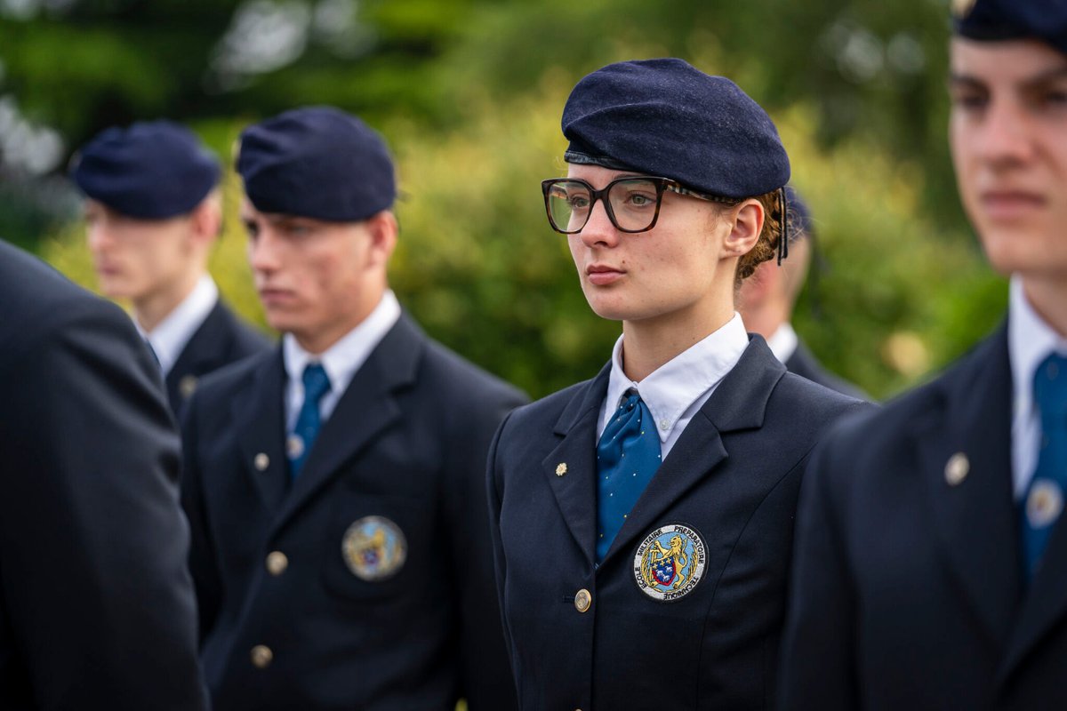 CEMAT_FR's tweet photo. Envie d'un métier technique et soif d’aventure tout en servant la 🇫🇷 ?
👉 Découvrez l’#EMPT, demain à Bourges (portes ouvertes).
École d’excellence de l’@armeedeterre, elle forme dès 16 ans les futurs sous-officiers en aéronautique, #Cyber et maintenance. @DRHATofficiel https://t.co/oEnNmoeREQ