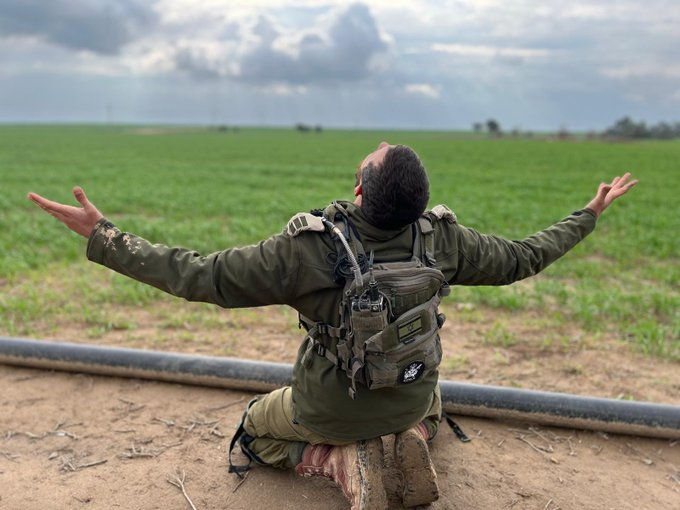 VividProwess's tweet image. This Shabbat, we thank God for everything.❤️🇮🇱

For strength.
For wisdom.
For love.
For hope.
For family.
For health.
For every breath we take.

May God bless all of you. Shabbat Shalom. 🙏