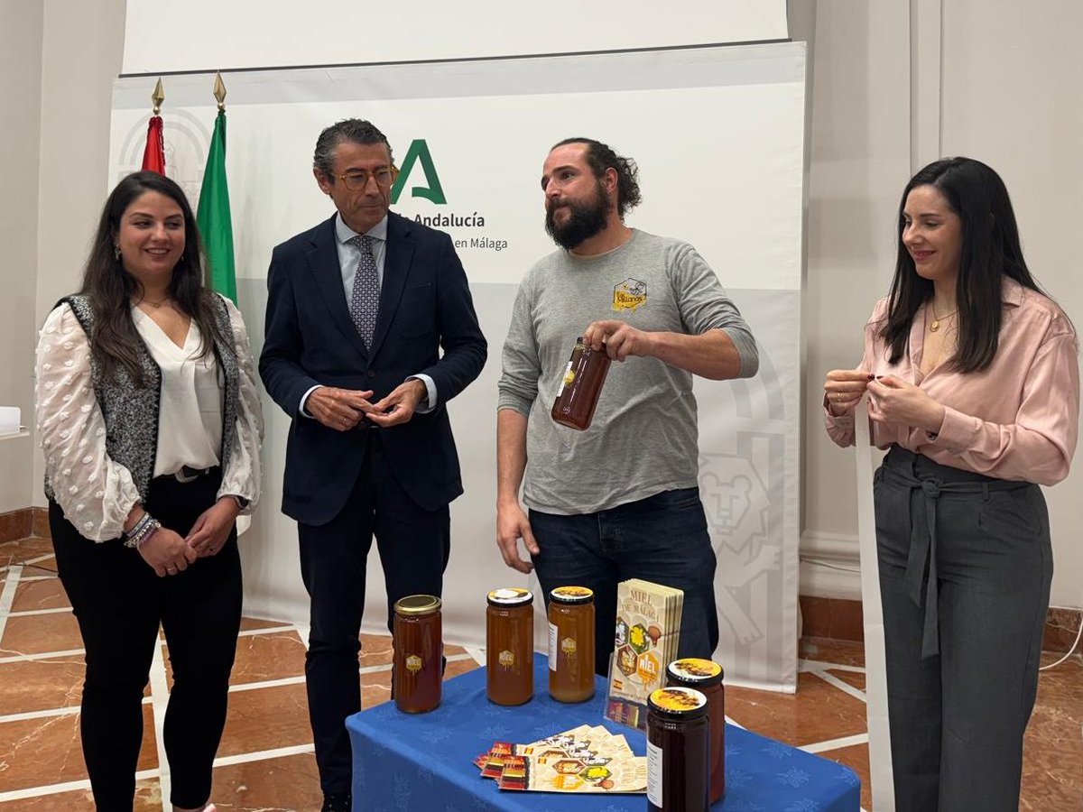 Presentación de la  Denominación de Origen Protegida #MieldeMálaga
Gracias a la Delegación Provincial de Agricultura, al delegado D. Fernando Fernández por organizar esta presentación.