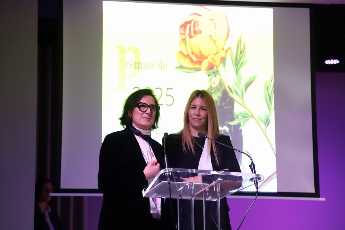 📢🏆Hoy celebramos con orgullo que IMIBIC ha sido galardonado con el Premio Córdoba en Igualdad en el ámbito de la comunicación 2025 por la Diputación de Córdoba

💜 Un honor que destaca nuestro compromiso con la #igualdad y nuestra labor en la difusión y #comunicación de una