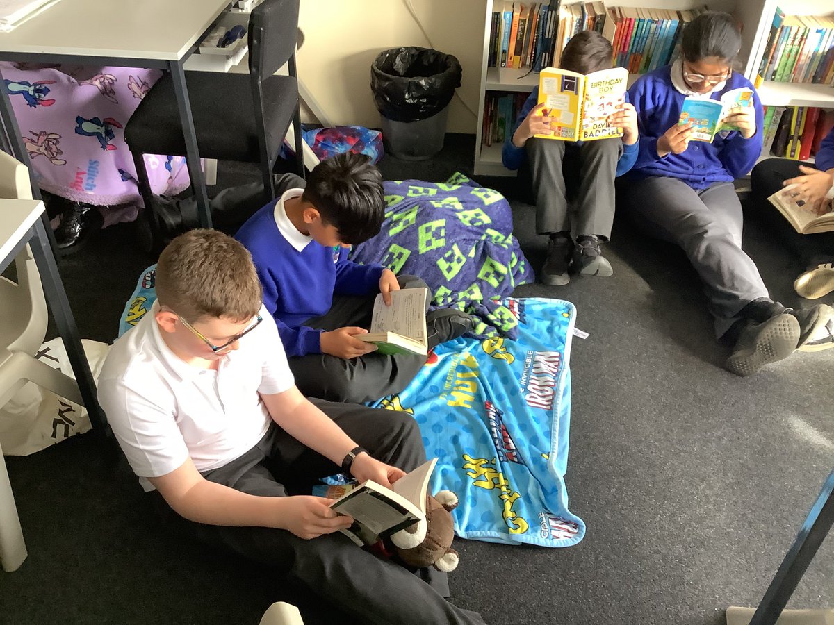 ReinwoodJuniors's tweet image. 5D have enjoyed DEAR this week!
#RJS5D
#RJSReading