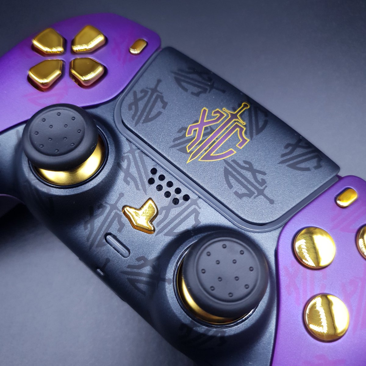 Controllers, but make them art. 🎨 Whether you’re repping your favourite game or your unique vibe, we’ve got you covered at GOAT Customs. Let’s create your masterpiece. 

#CustomGaming