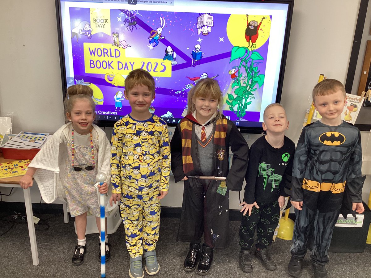 AnParkInfants's tweet image. World Book Day Fun in Class 3!
#apiclass3 #worldbookday2025 
@WhiteWoodsPAT1