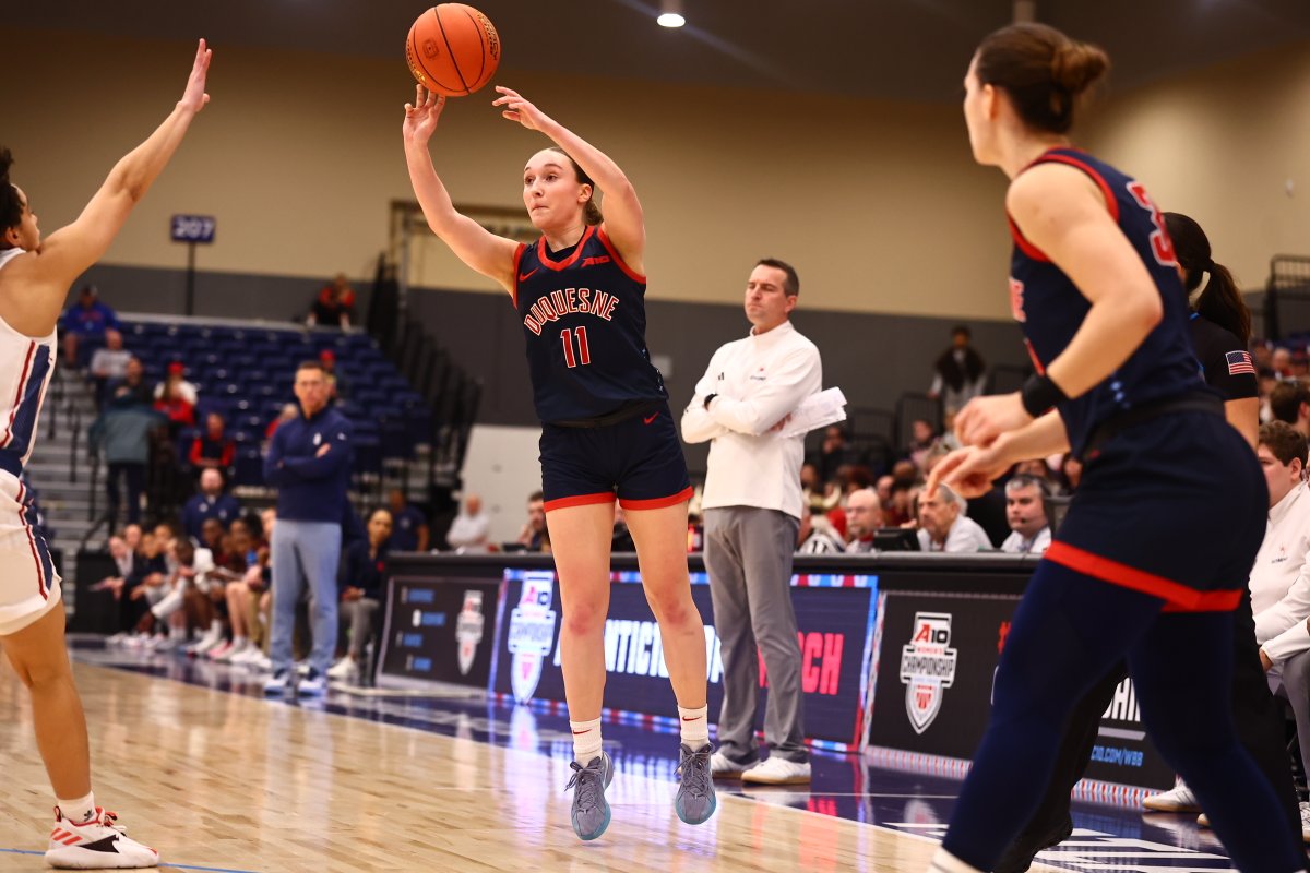 Duquesne Women's Basketball (@duqwbb) on Twitter photo (2Q | 3:38) RICH: 28, DUQ: 23
Back-and-forth affair to begin the second the quarter. Blackford is a perfect 4-of-4 from the field, with three triples to lead with 11pts. Kiaku with 6.
#GoDukes | <a href="/mackblackford24/">Mackenzie Blackford</a> (2Q | 3:38) RICH: 28, DUQ: 23
Back-and-forth affair to begin the second the quarter. Blackford is a perfect 4-of-4 from the field, with three triples to lead with 11pts. Kiaku with 6.
#GoDukes | <a href="/mackblackford24/">Mackenzie Blackford</a>