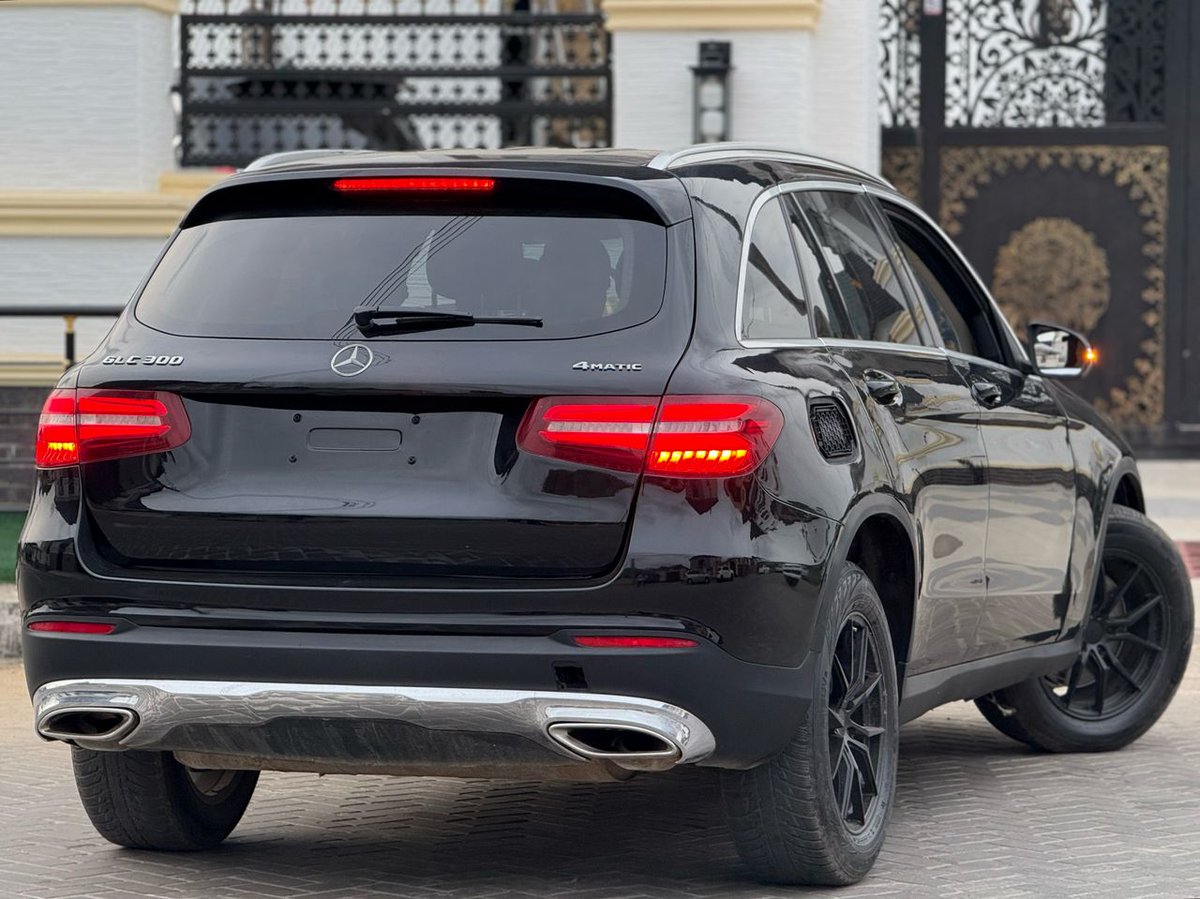 Foreign used 🇺🇸 2018 BENZ GLC300 4matic 🌱

Hot  deal price : N30,000,000‼️

Location 📍Ago palace way lagos.

WhatsApp: 08135004283
Call: 07057252243