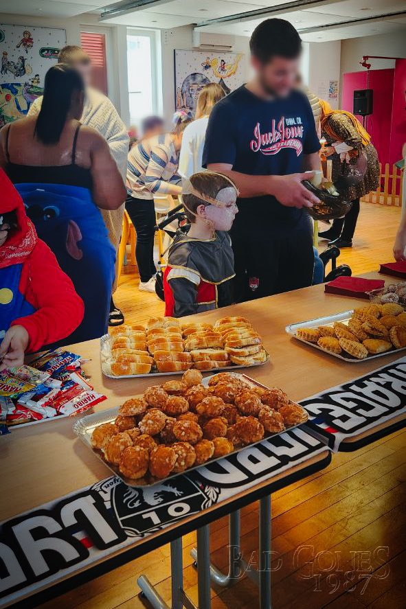 BG1987Officiel's tweet image. Bonjour les fenottes, 
Bonjour les gones,

Suite à la cagnotte de Noël mise en place en fin d&apos;année dernière, nous avons échangé avec le centre Romans Ferrari (situé à Miribel) et avons décidé de changer le format habituel de notre action caritative.

Ce mercredi, nous avons donc…