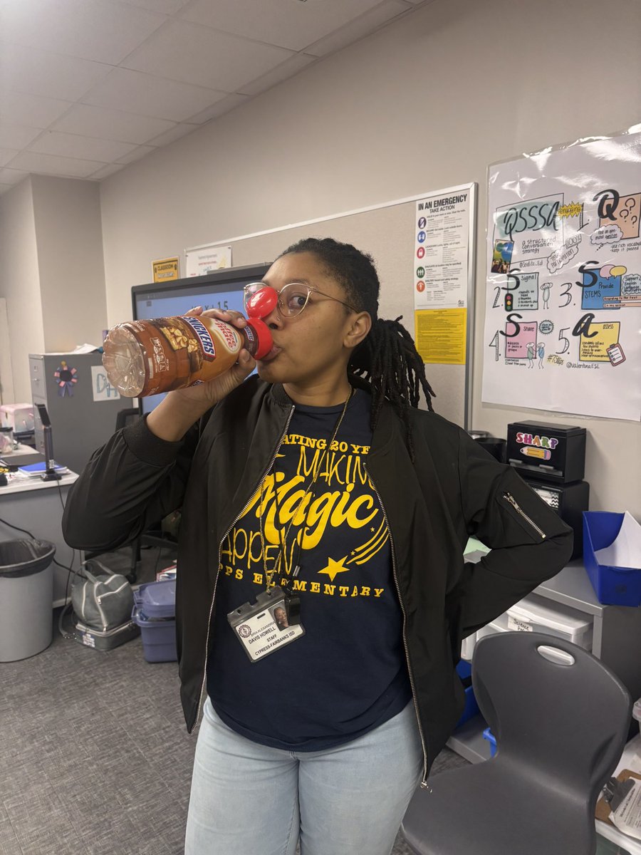 Our teachers brought anything but a cup today! 🤭 Which is your favorite? 🥤🥛🧉 #Tippstigers