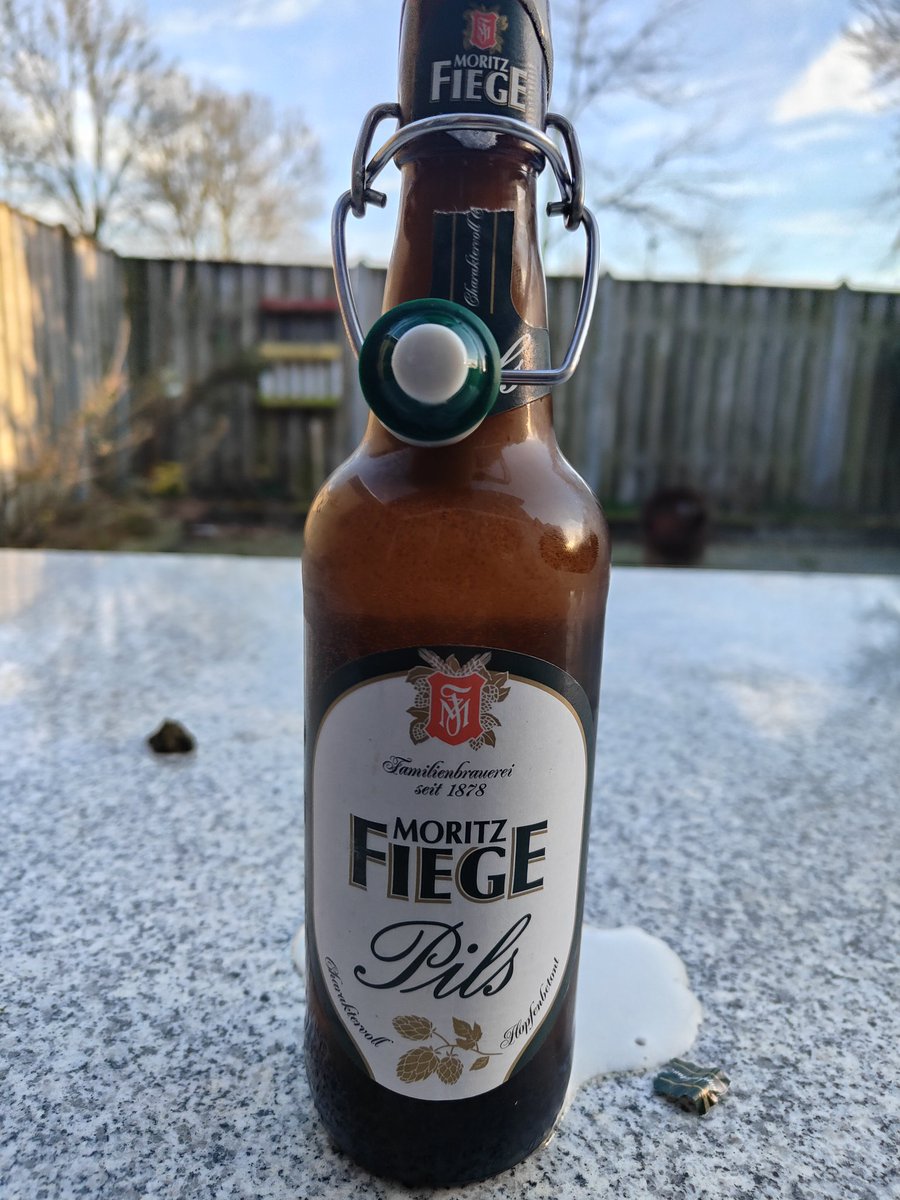 Dave76XXX's tweet photo. Weekend! #biertweet #lente https://t.co/sxw0KQGAoE