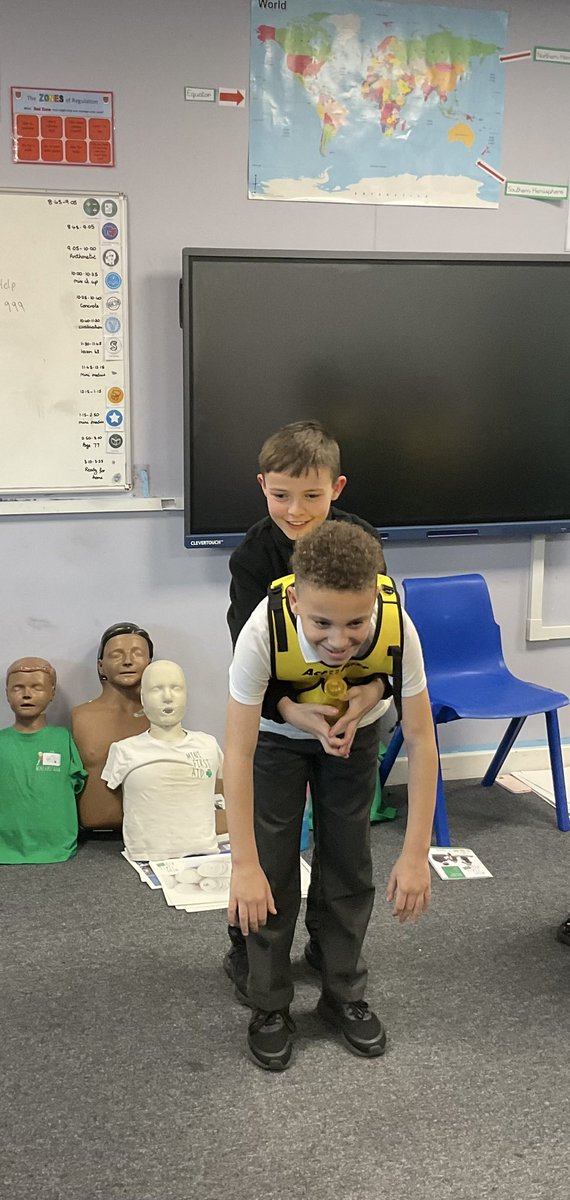 This week, 5P were very lucky to have a visit from mini medics to give them some basic first aid training. @moorsidepa #moorsidepa #moorsidepapersonaldevelopment