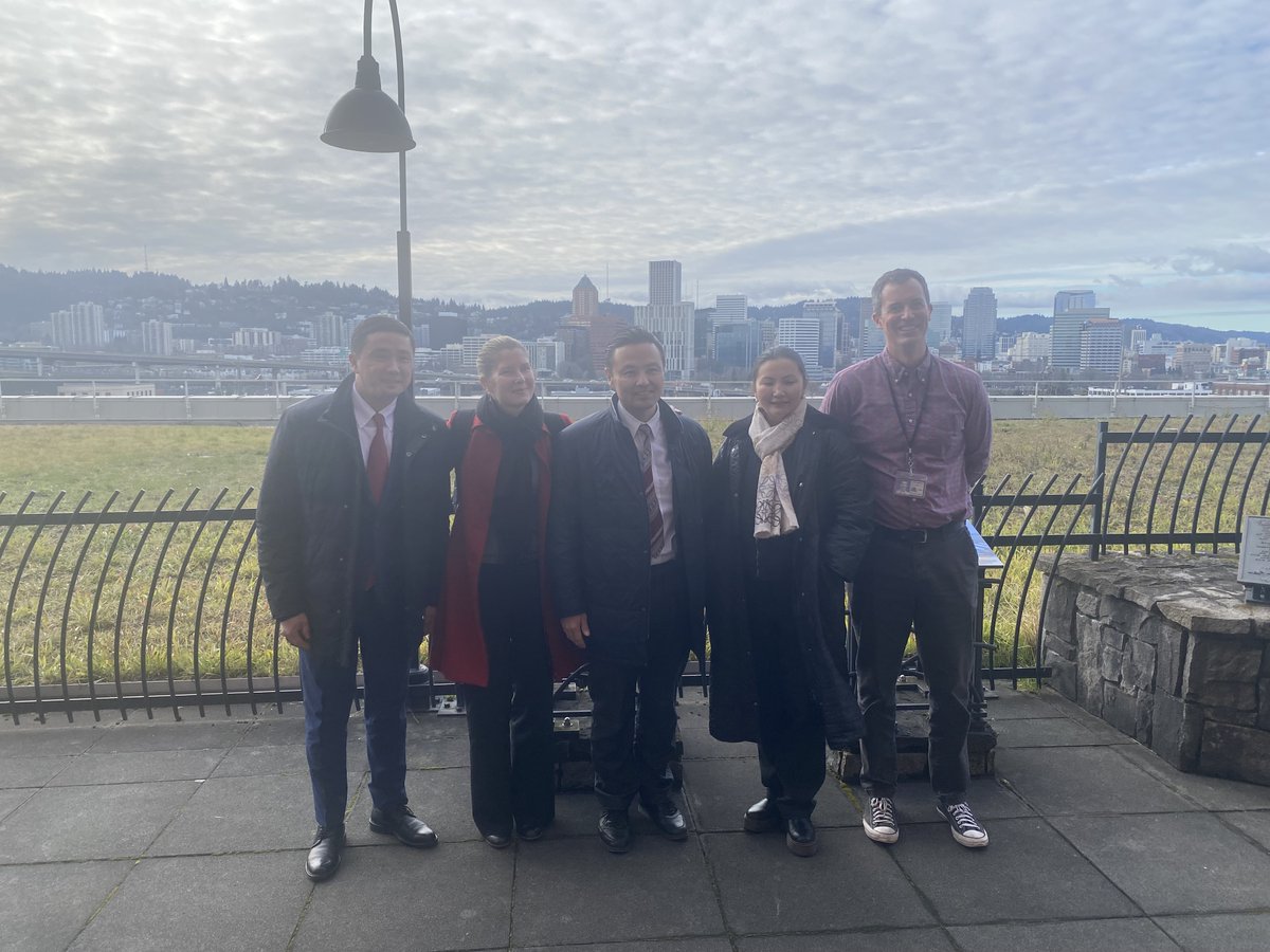 IVLP participants from Kazakhstan explored themes around ‘Fiscal Transparency’ and visited several local officials across four states. Program highlights included a visit to the Office of the Attorney General in Washington and the New Mexico State Capitol.