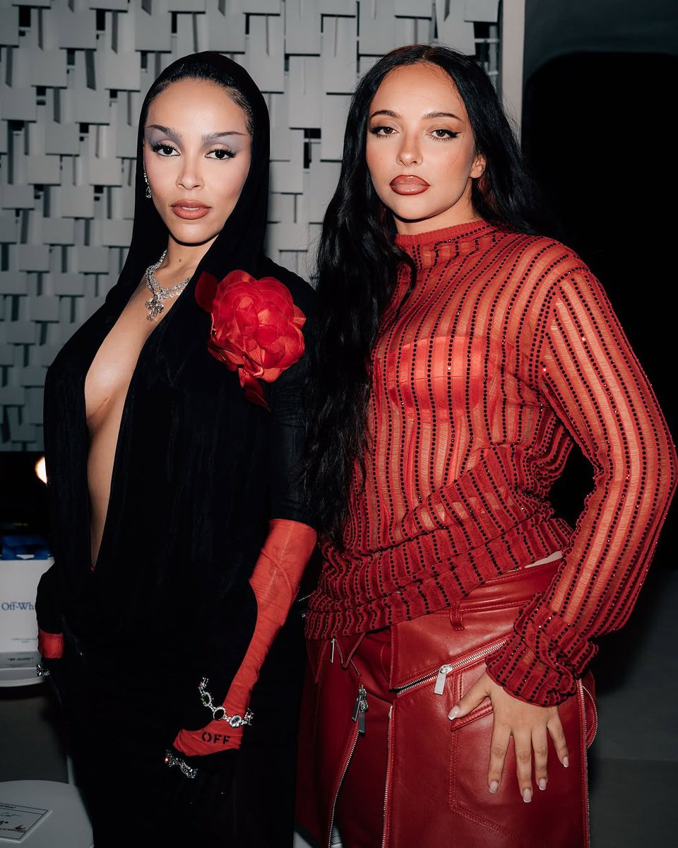 เจด ณ ปารีสแฟชั่นวีคเมื่อวานค่ะ ได้ถ่ายรูปกับโดจาแคทด้วย เธอเล่าผ่าน TikTok ว่าเข้าไปทักสาวโดจา แต่ดันพูดว่า "สวัสดี ฉันโดจาแคท" (งานนี้มีคนอาย 1)  และเจดยังบอกว่าโดจาตัวจริงน่ารักมาก ๆ อีกด้วยค่ะ  ✨️✨️ ซักเพลงกันไหมเอ่ย 🫣🤔