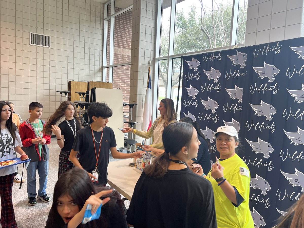 Kevin Williams (@wwjh_mrwilliams) on Twitter photo Our A-Lunch Wildcats enjoying a little pre Spring Break Appreciation from the amazing <a href="/WWJH_PTO/">Willow Wood PTO</a> #GoCatsGo #unstoppable #BECATS Our A-Lunch Wildcats enjoying a little pre Spring Break Appreciation from the amazing <a href="/WWJH_PTO/">Willow Wood PTO</a> #GoCatsGo #unstoppable #BECATS