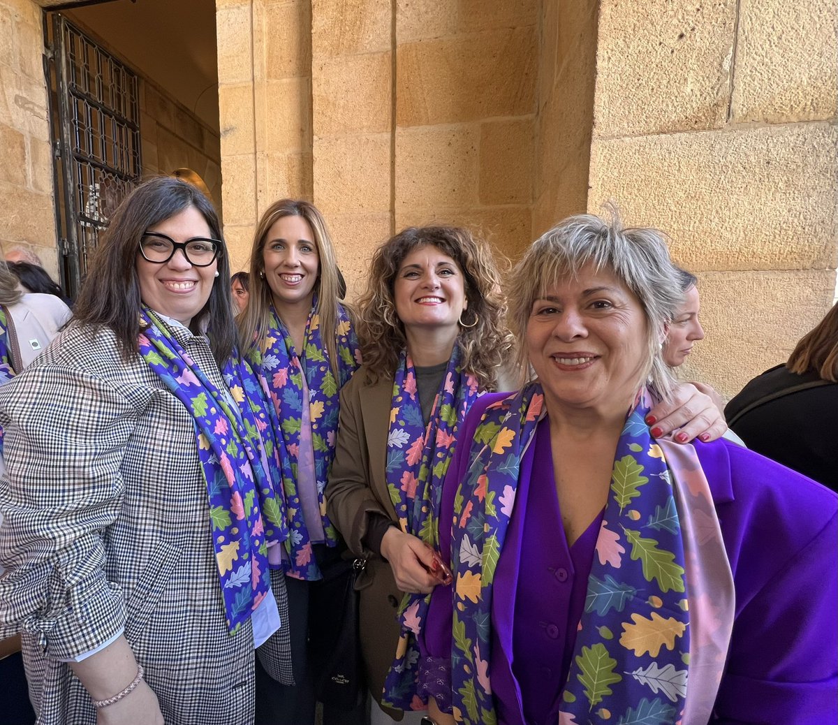 PSEAbanto's tweet photo. 📢 Nuestra compañera concejala @MAITANAMG ha participado en la IX Asamblea de Mujeres Electas, celebrada en las Juntas Generales de Bizkaia.

🔴 Abanto-Zierbenako sozialistok berdintasunarekin eta emakumeen ordezkaritzarekin konprometituta jarraitzen dugu politikagintzan. 💜✊ https://t.co/6LwlLtcDzF