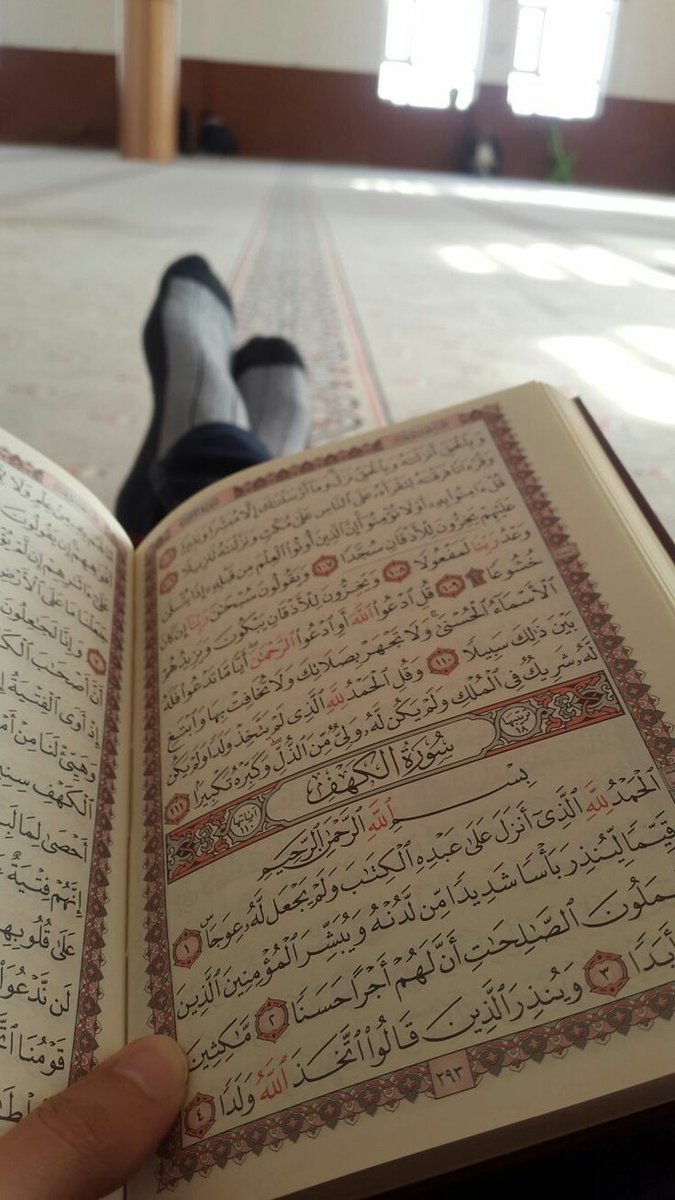 عندما تستعين المساجد 
بالكاميرات لمراقبة  أحذية المصلين وصناديق الصدقات
 وإقفال دورات المياه
 فاعلم
 أننا فاشلين تربويا وأخلاقيا ودينيا....#جمعه