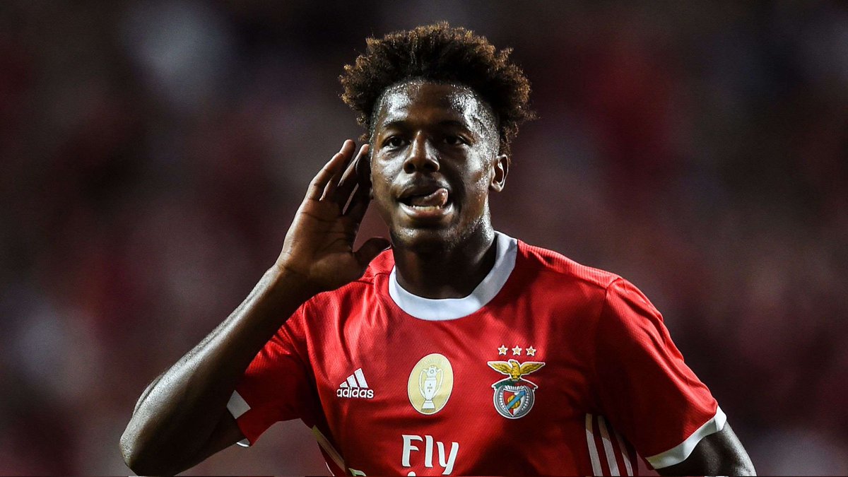 Nuno Tavares: "Não descarto um regresso ao Benfica e acho que seria o destino" 🦅🔴

"Acho que nenhum jogador que tenha passado pelo Benfica descarta o Benfica porque sai-se sempre de lá com vontade de voltar. 

É um clube que me ajudou muito, que me fez crescer, que me formou e